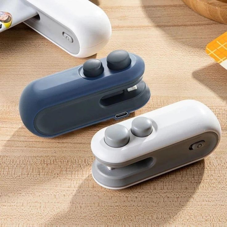 Portable sealing machine